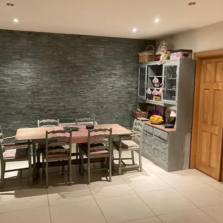 Beautiful 3-bed House In Co Clare Отель