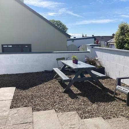 Отель Beautiful 3-bed House In Co Clare 4*